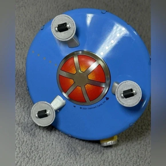 Hallmark Keepsake Robot Parade Series #2 Blue Yellow Tin Robot In Spaceship 2001 - Picture 5 of 6